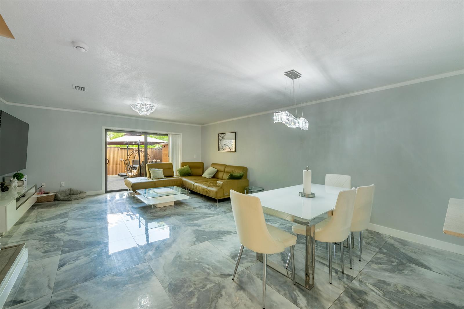 1129 NE 210th Terrace # 210, Miami FL 33179