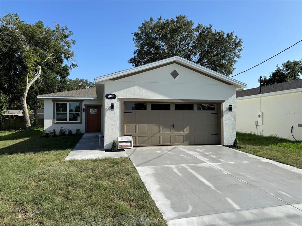320 W NECHO AVENUE