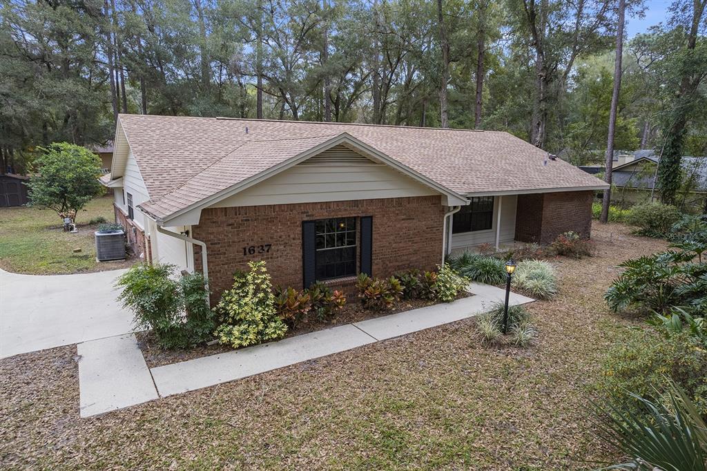 1637 RED MANGROVE DRIVE