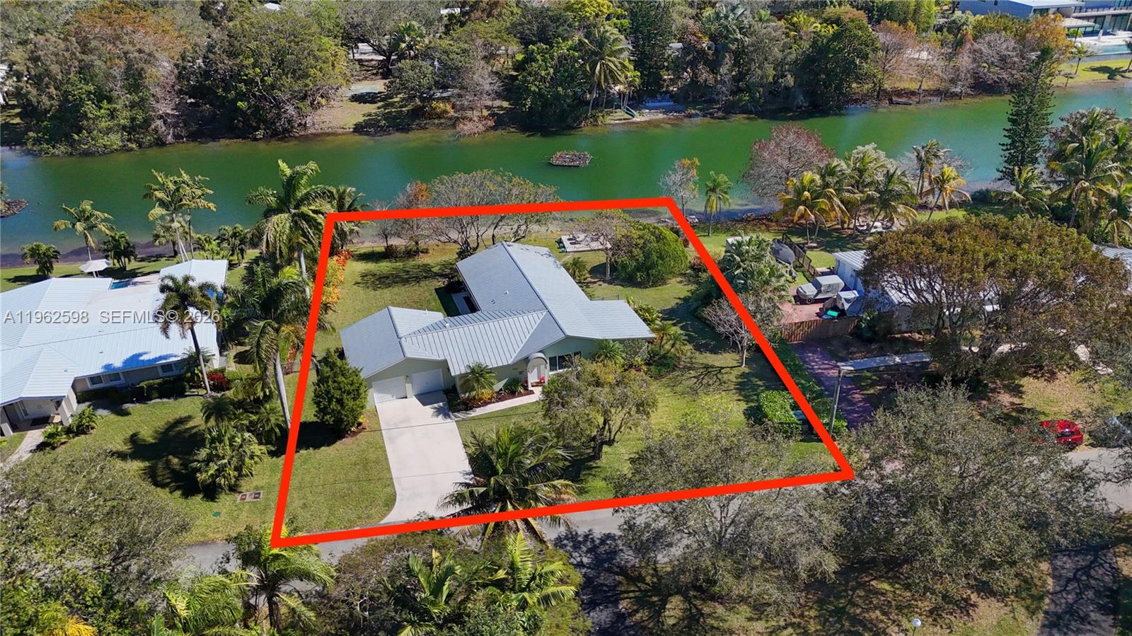 11625 SW 70th Ave, Pinecrest FL 33156