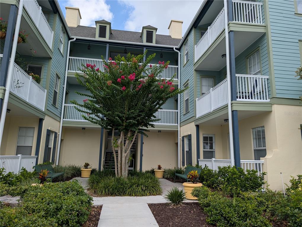 611 CAMPUS STREET UNIT 320