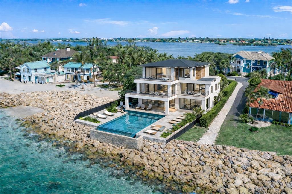 141 N CASEY KEY ROAD, OSPREY, FL — photo 2 of 9