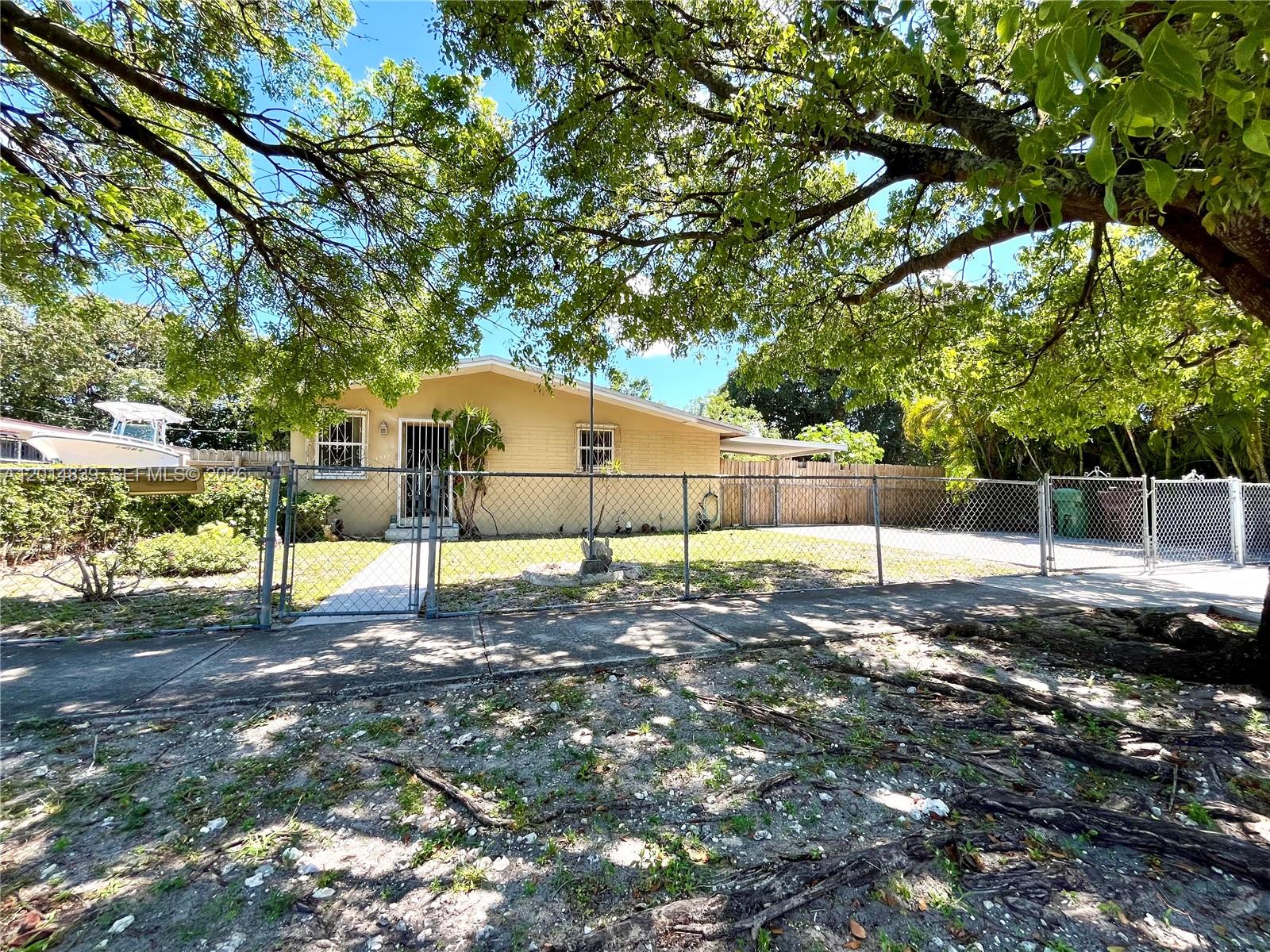 1310 W 31st St, Hialeah FL 33012