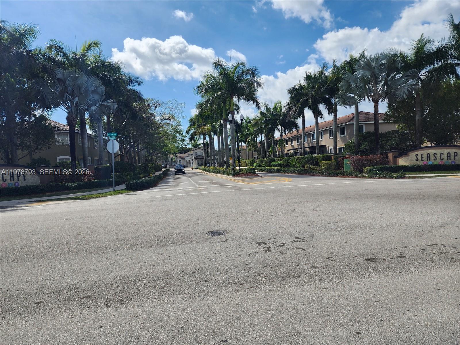 ENTRY TO THE COMMMNITY. — HOMESTEAD, FL