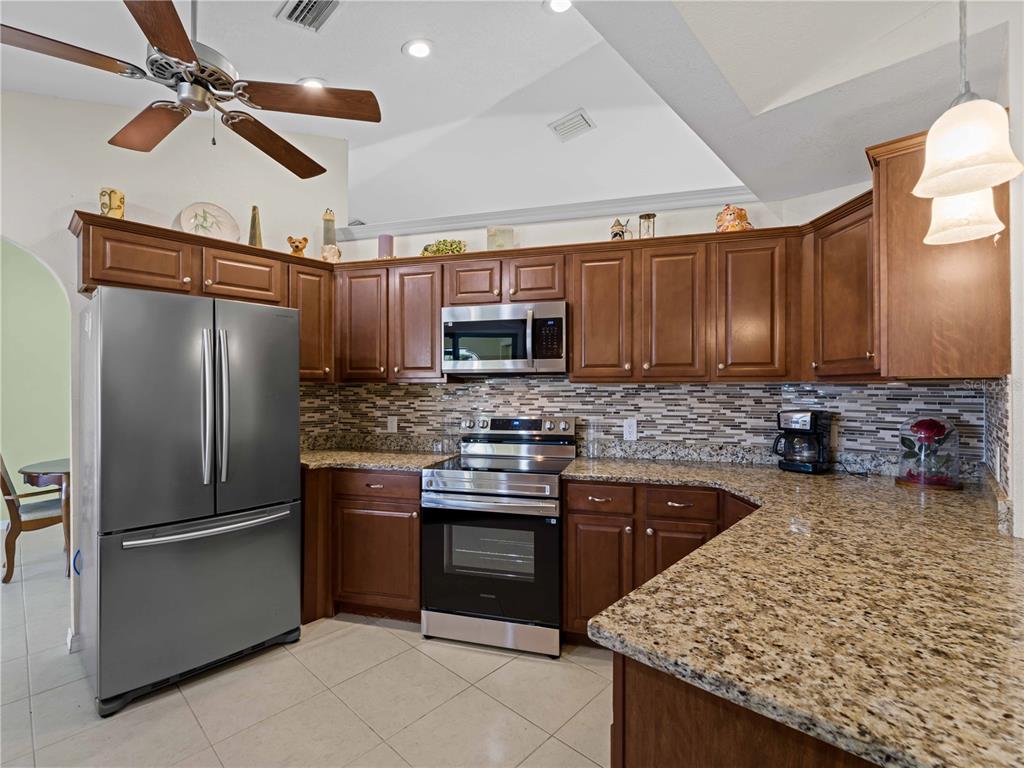 3370 DOVER DRIVE, PUNTA GORDA, FL — photo 4 of 30