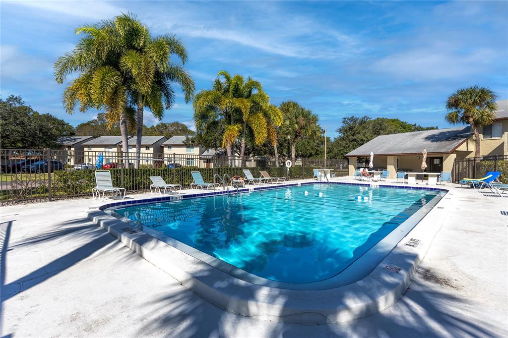 4215 E BAY DRIVE UNIT 1806D, CLEARWATER, FL — photo 2 of 27