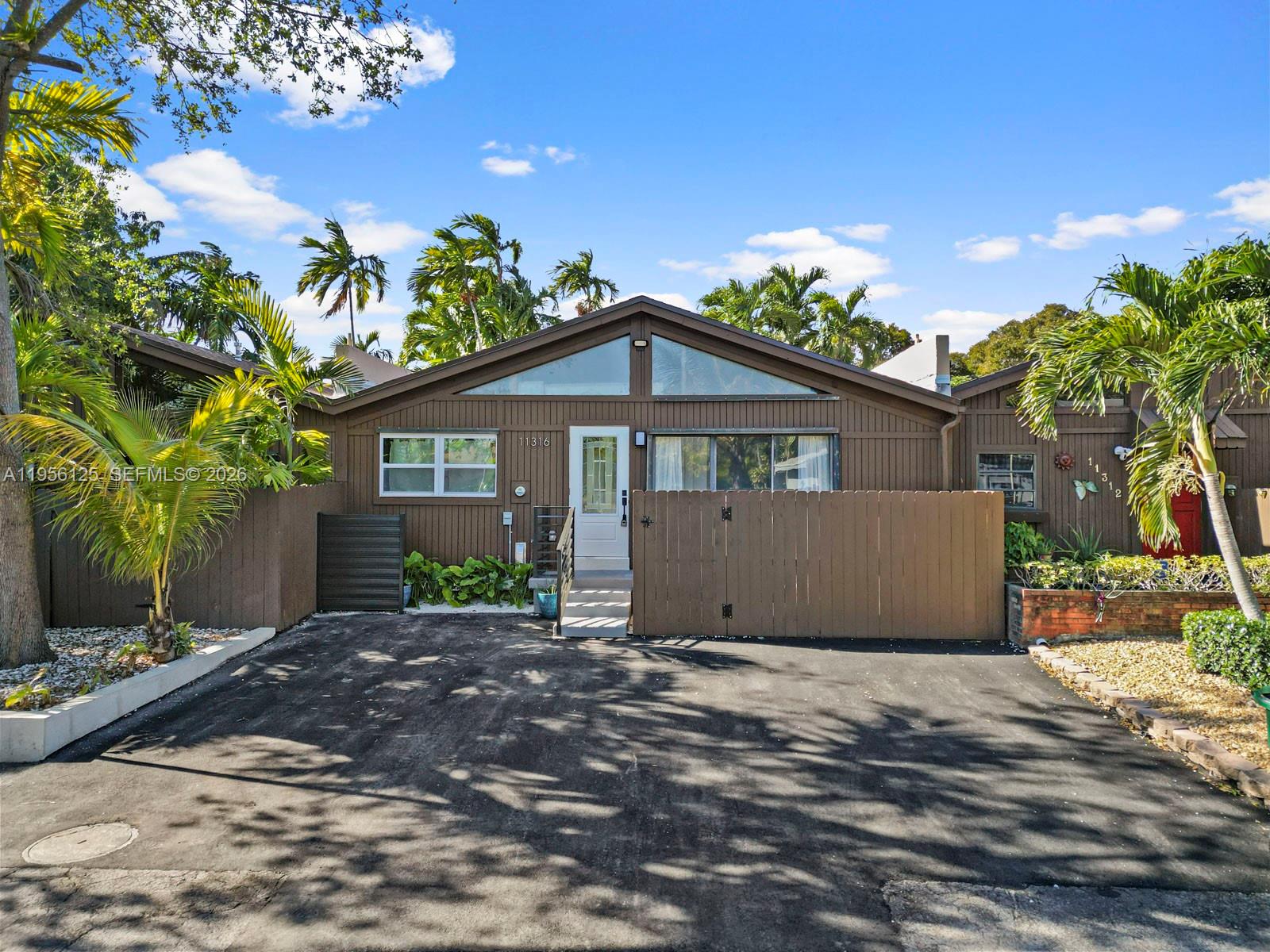 11316 SW 112th Cir Ln E, Miami FL 33176