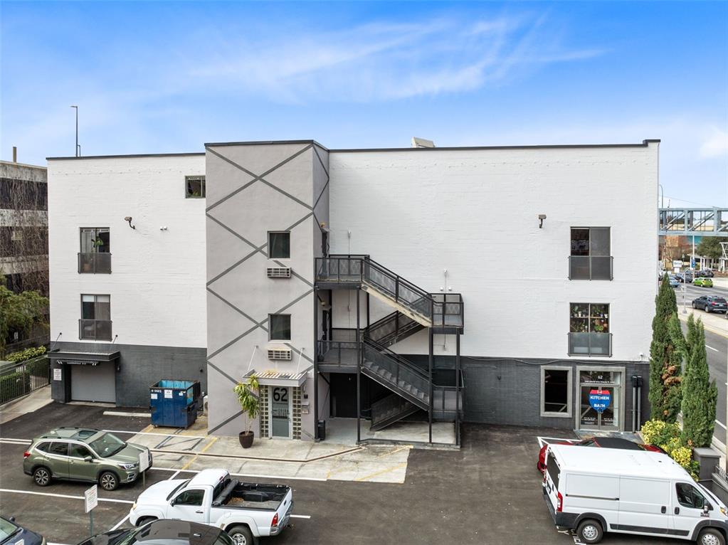 62 W COLONIAL DRIVE UNIT 205