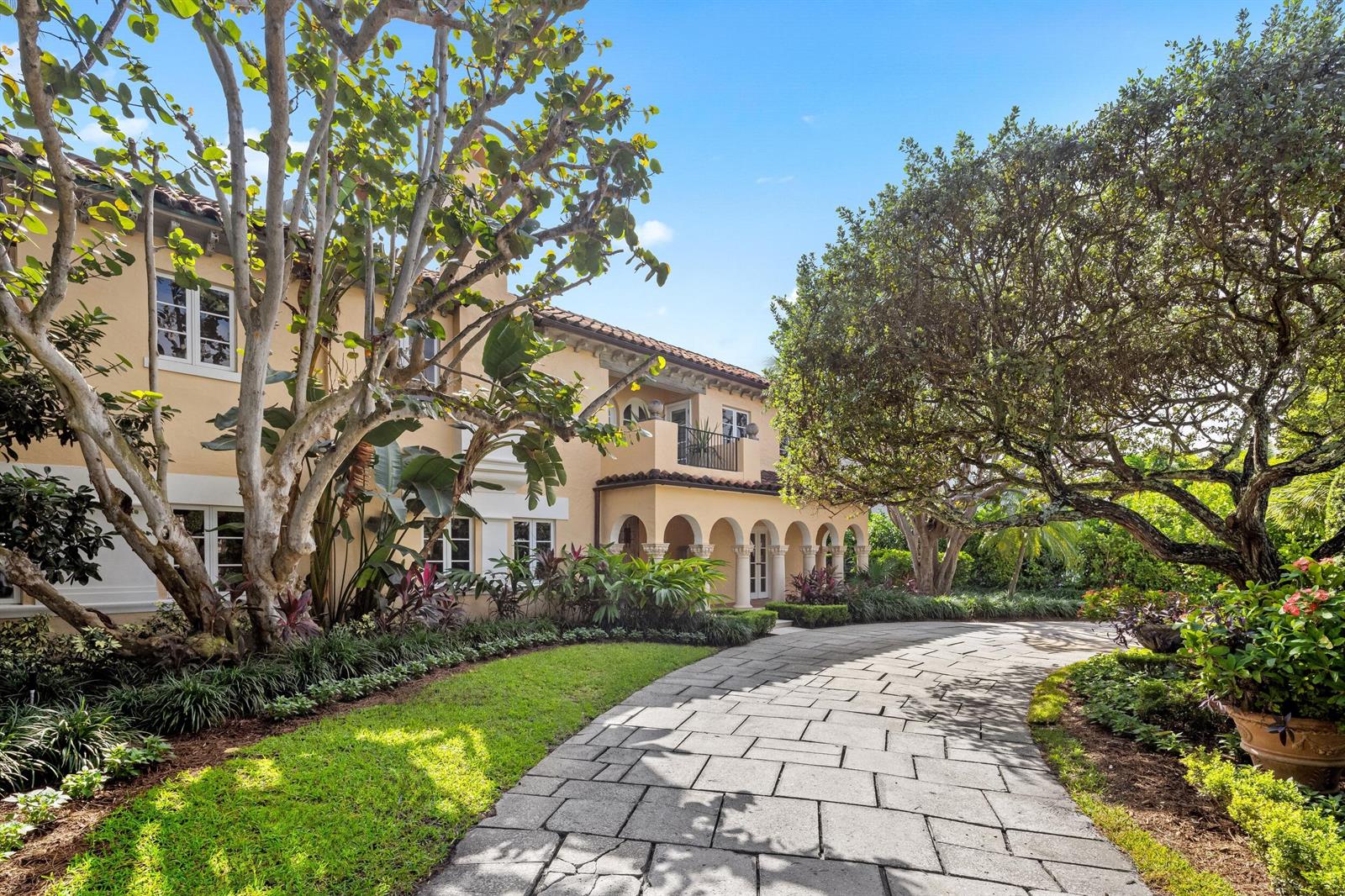 124 Brazilian Avenue, Palm Beach FL 33480