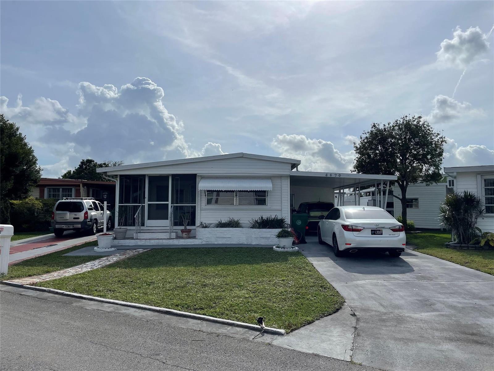 8570 SW 21st Street, Davie FL 33324