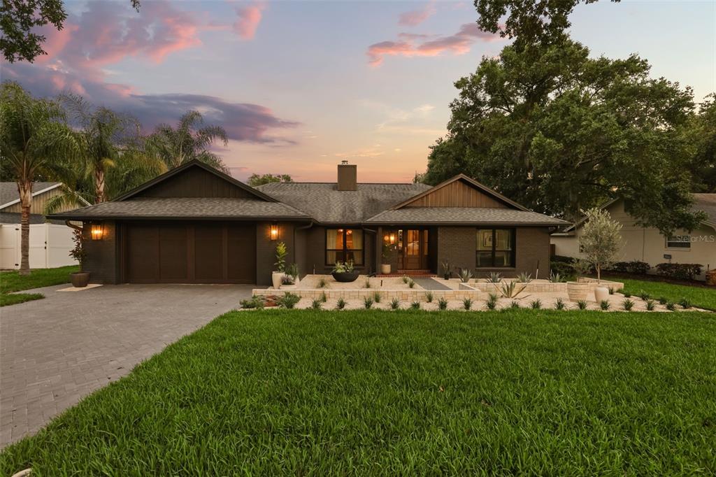 908 VERSAILLES CIRCLE