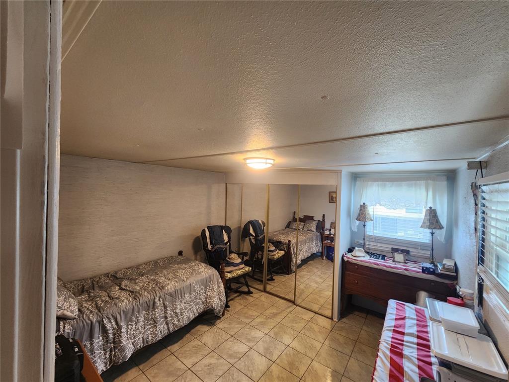 130 CAPRI DRIVE, PALMETTO, FL — photo 5 of 25