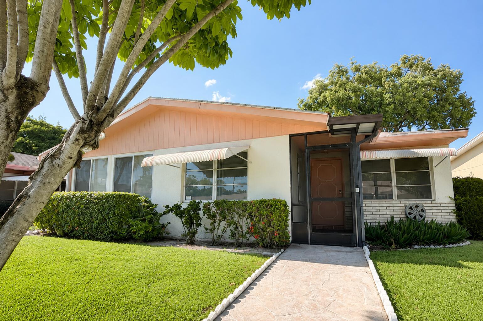6069 La Palma Lane, Delray Beach FL 33484
