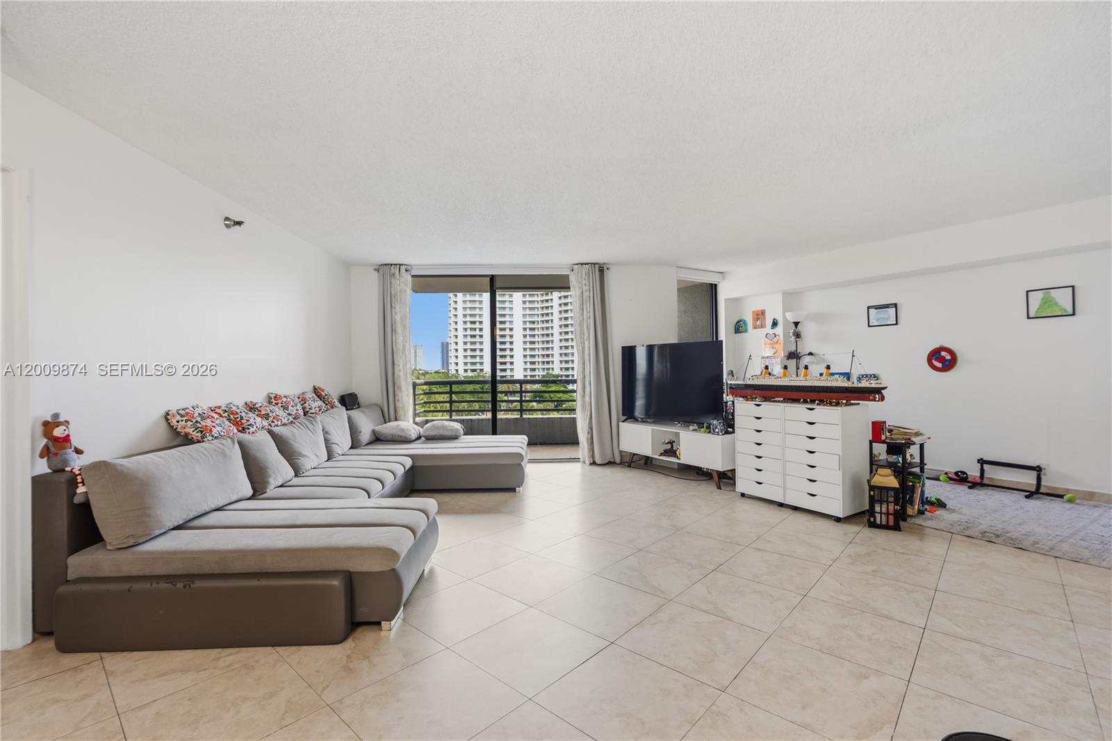 3300 NE 191st St # 609, Aventura FL 33180