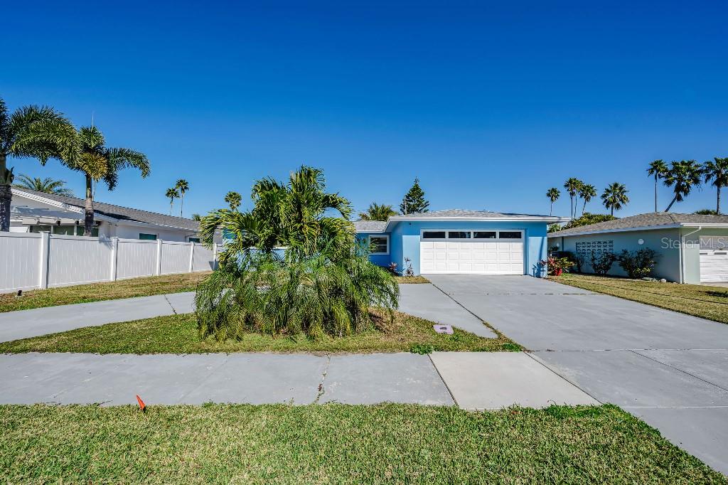60 KIPLING PLAZA, CLEARWATER BEACH, FL — photo 2 of 30