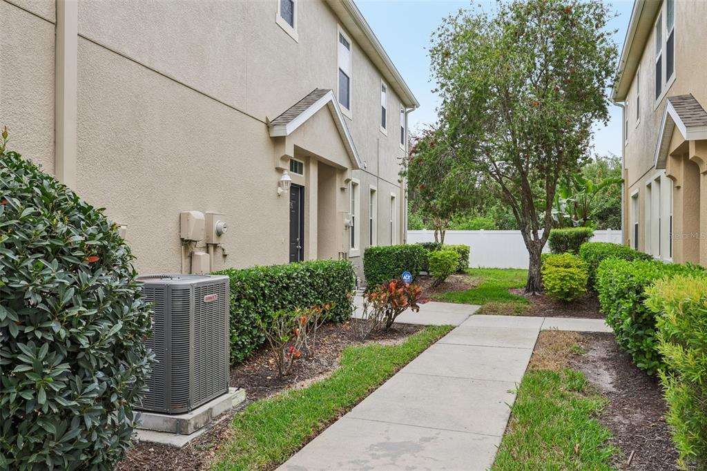 8734 MOONLIT MEADOWS LOOP, RIVERVIEW, FL — photo 3 of 30