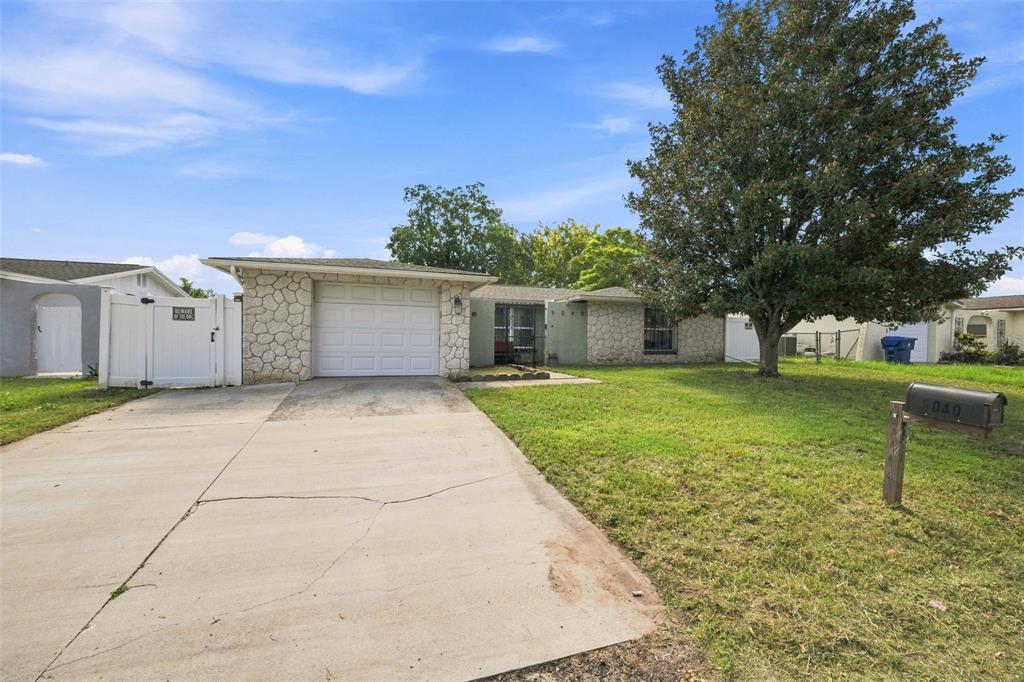 9040 CRABTREE LANE, PORT RICHEY, FL — photo 3 of 30