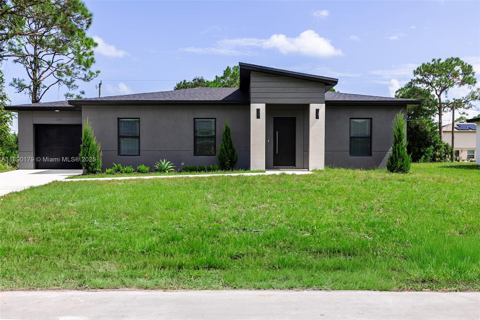 743 Darby Ave SW, Palm Bay FL 32908