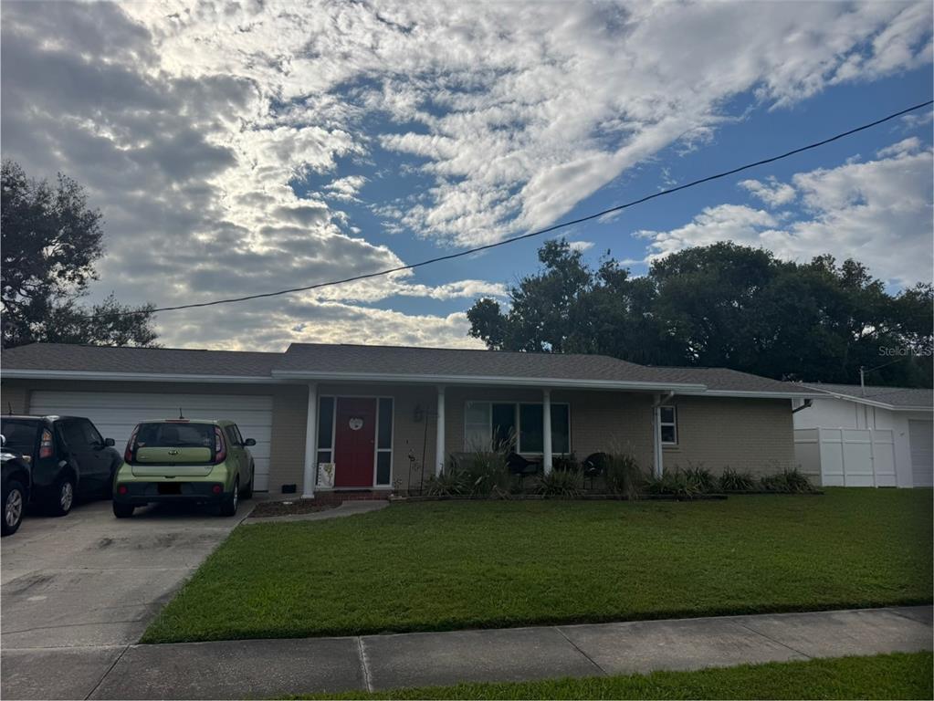 896 IMPERIAL DRIVE