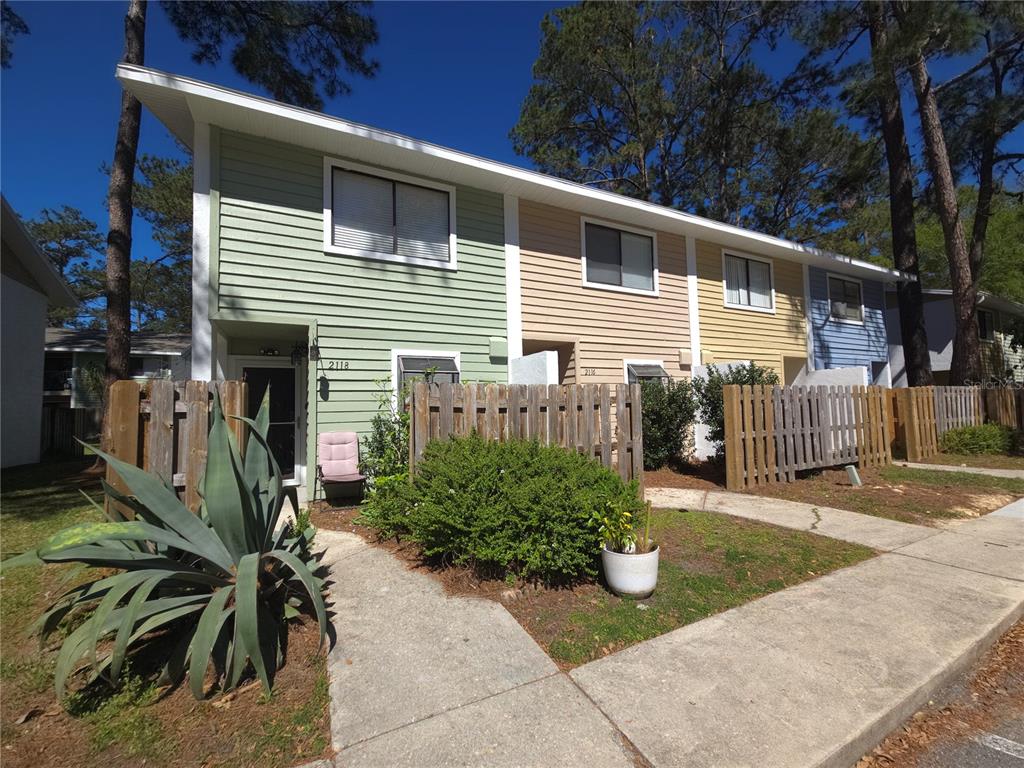 2118 SW 39TH DRIVE