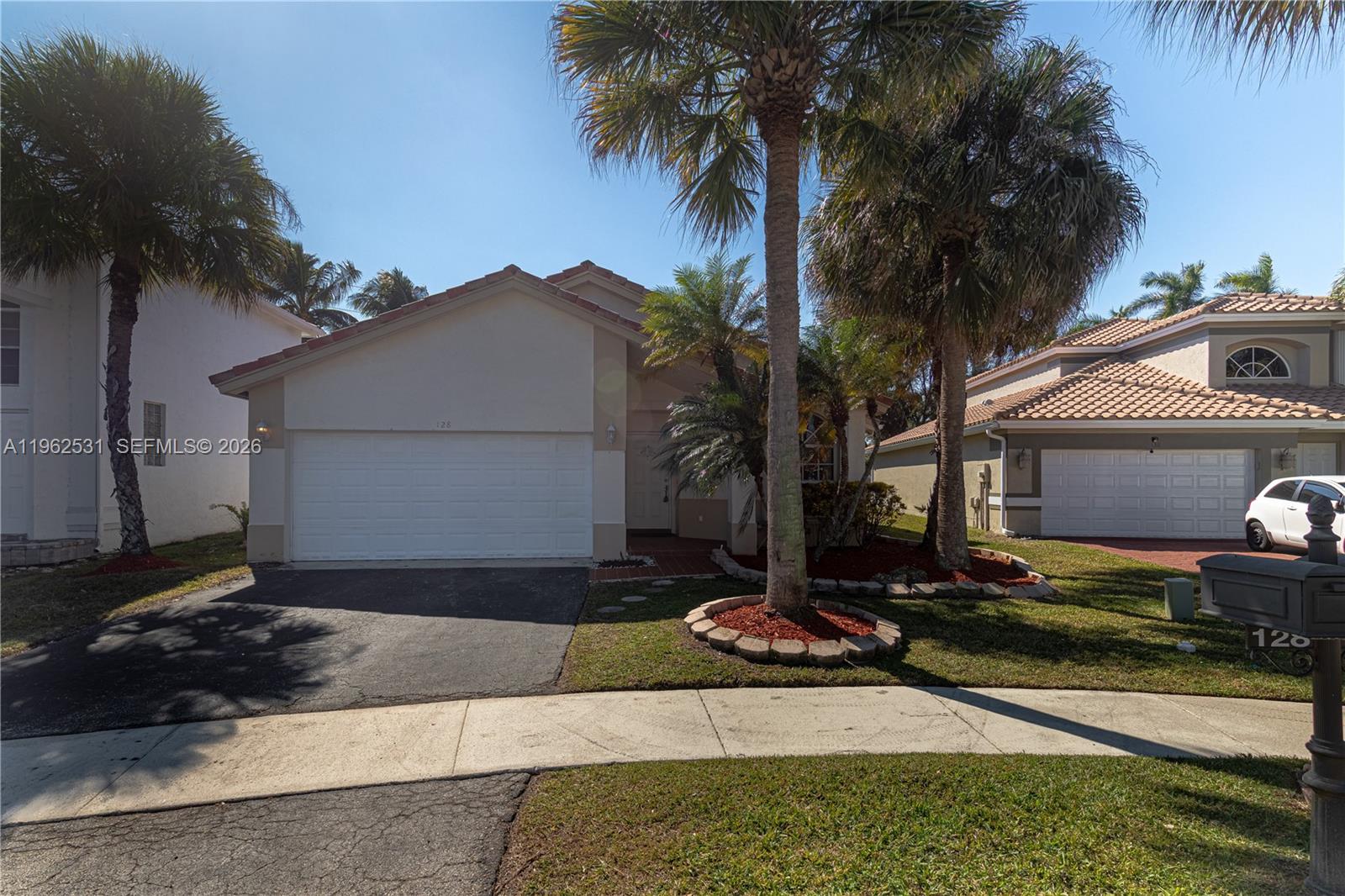 128 Gables Blvd, Weston FL 33326
