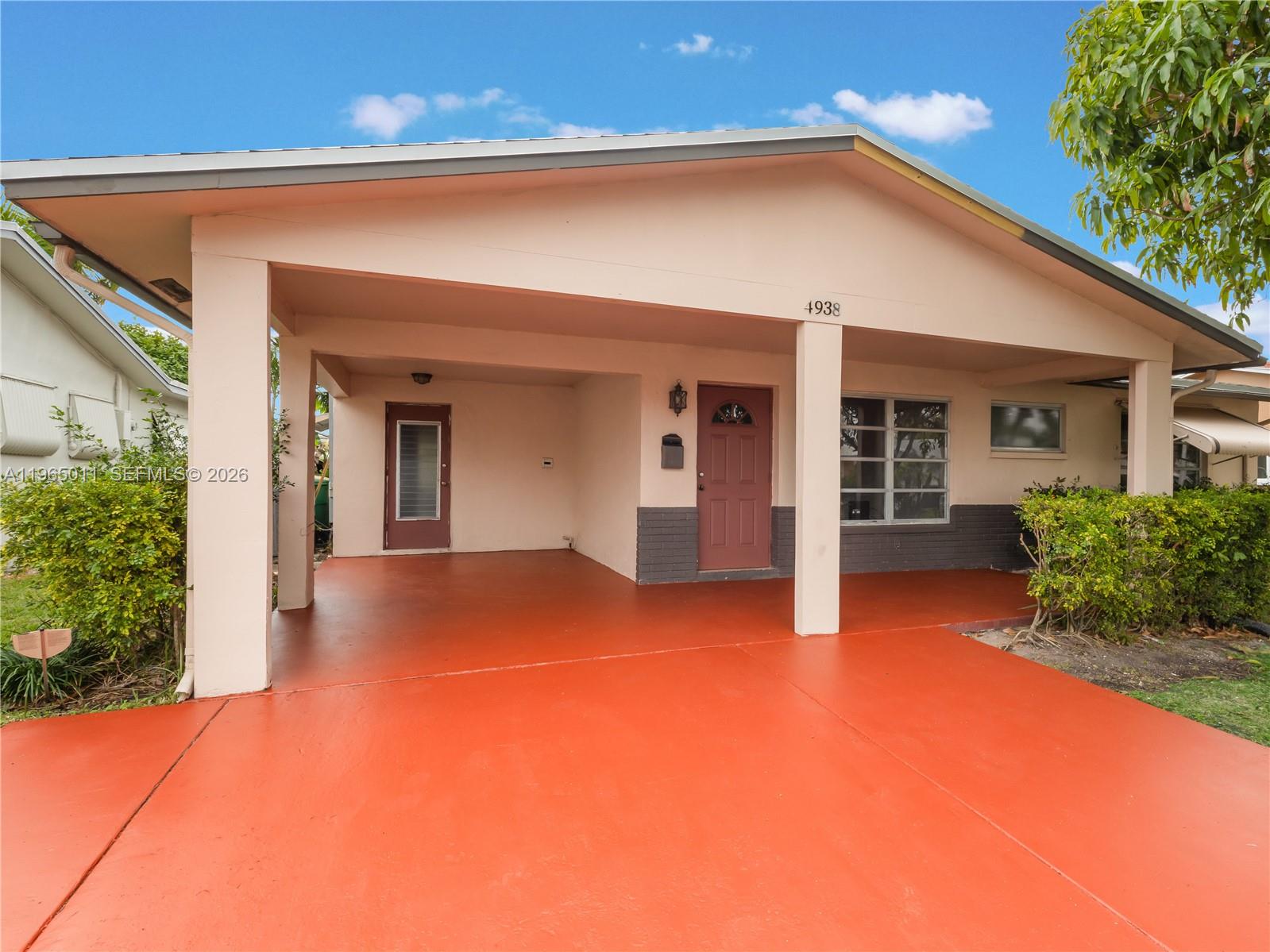 4938 NW 48th Ave, Tamarac FL 33319