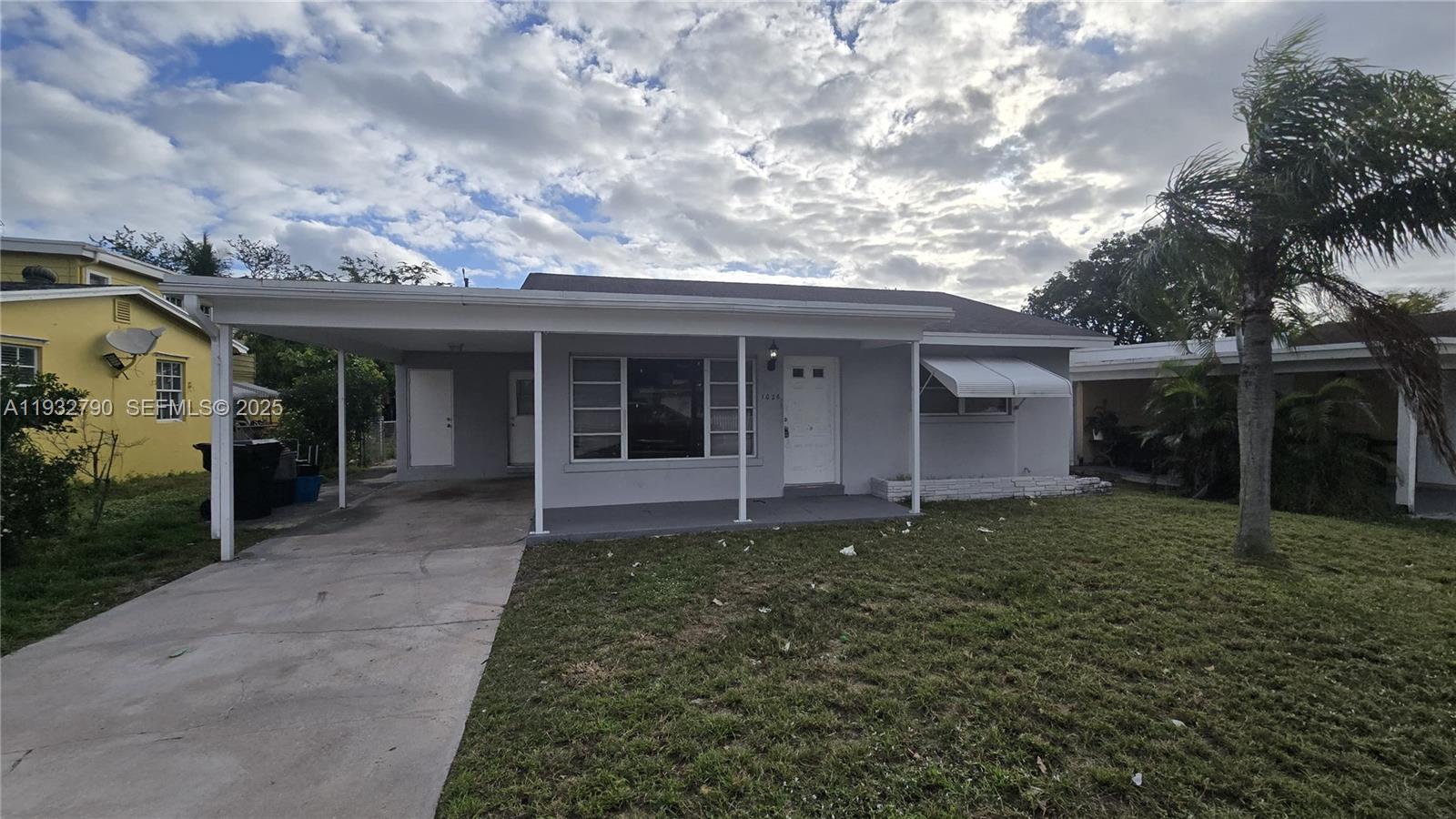 1026 N E St, Lake Worth FL 33460