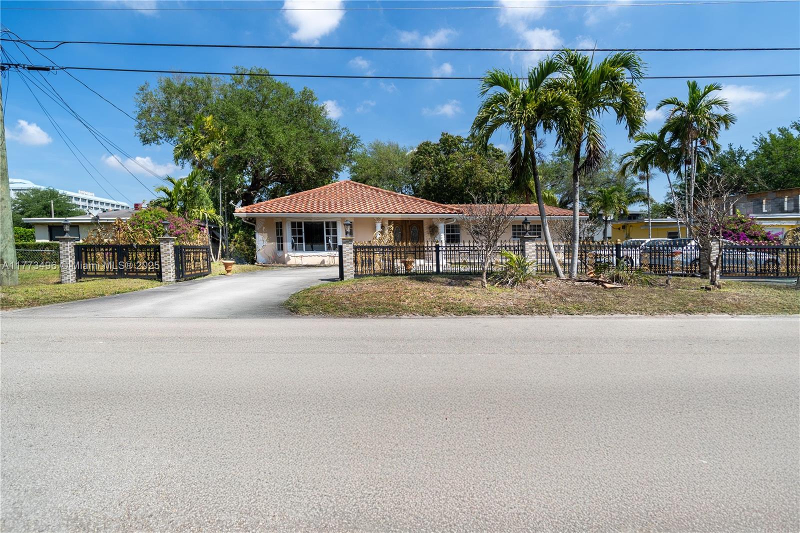 85 NW 165th St, Miami FL 33169