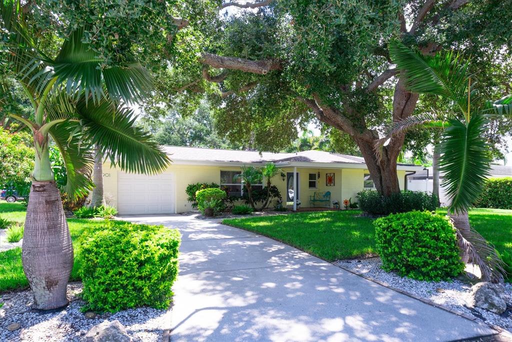 1901 MARLIN DRIVE, BELLEAIR BLUFFS, FL — photo 3 of 30
