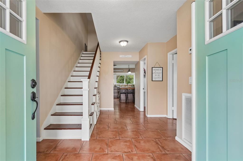6815 MITCHELL CIRCLE, TAMPA, FL — photo 5 of 30