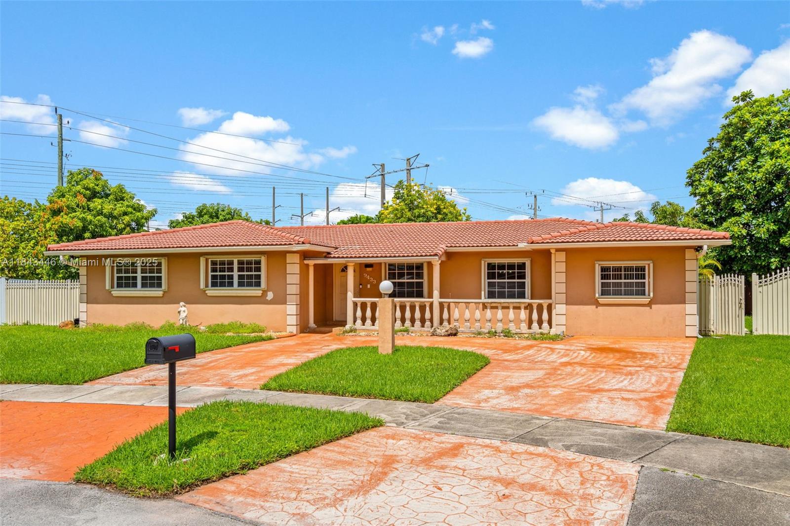 9433 SW 17th St, Miami FL 33165