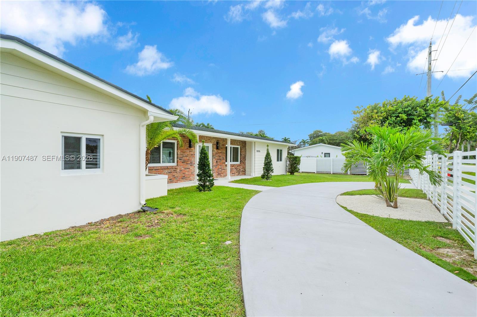 10705 SW 87th Ave, Miami FL 33176