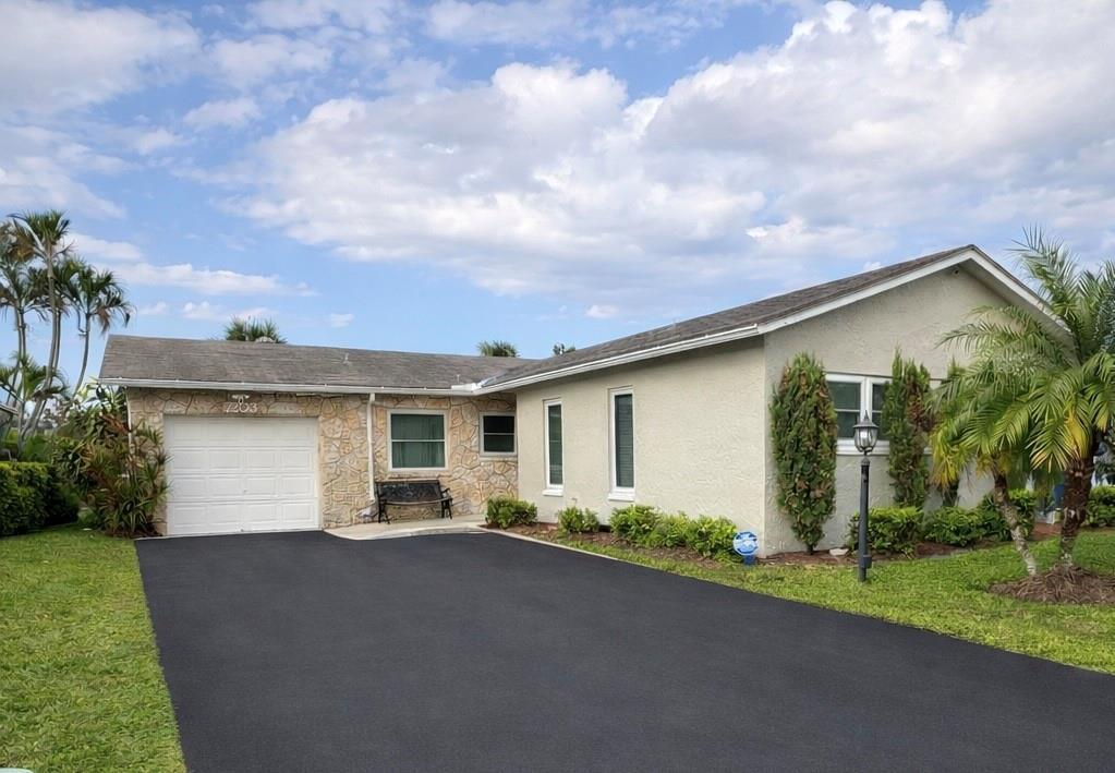 7203 Pine Manor Drive, Lake Worth FL 33467