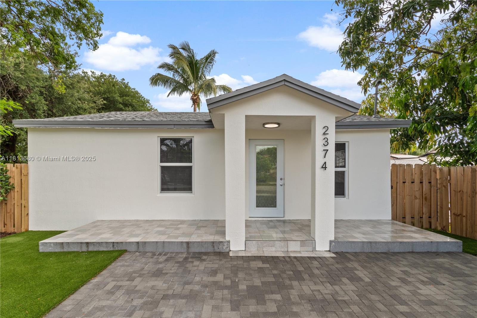2374 NW 56th St, Miami FL 33142