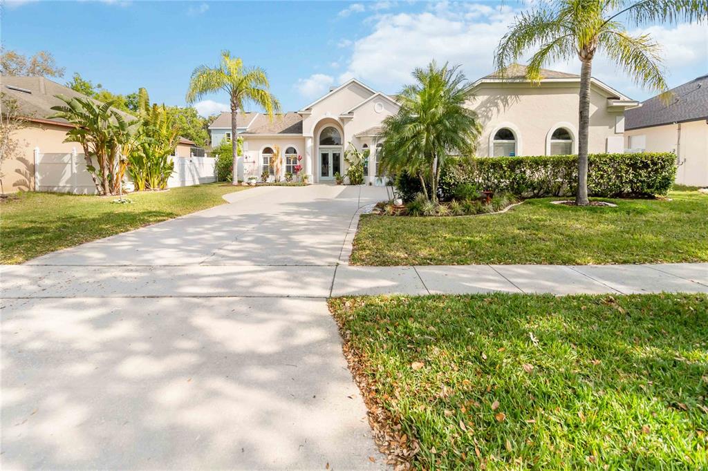 1923 LAZY OAKS LOOP