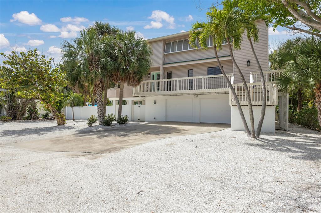 727 JACARANDA ROAD