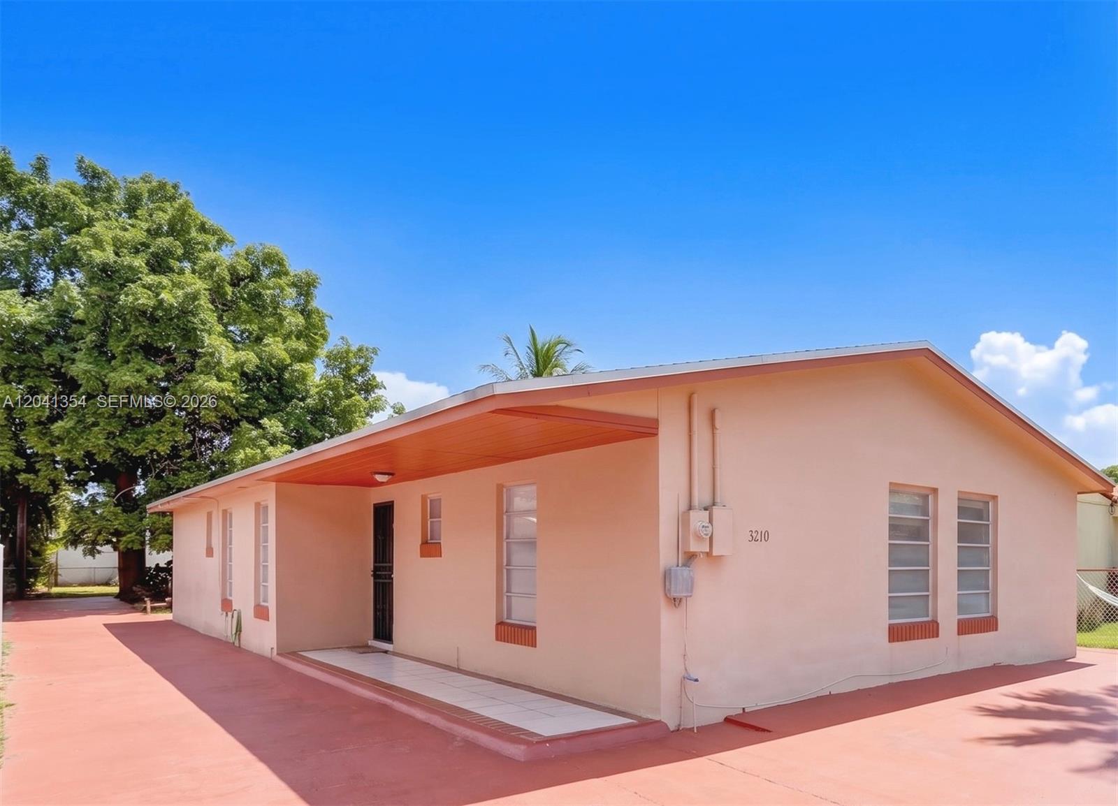 3210 NW 19th St, Miami FL 33125