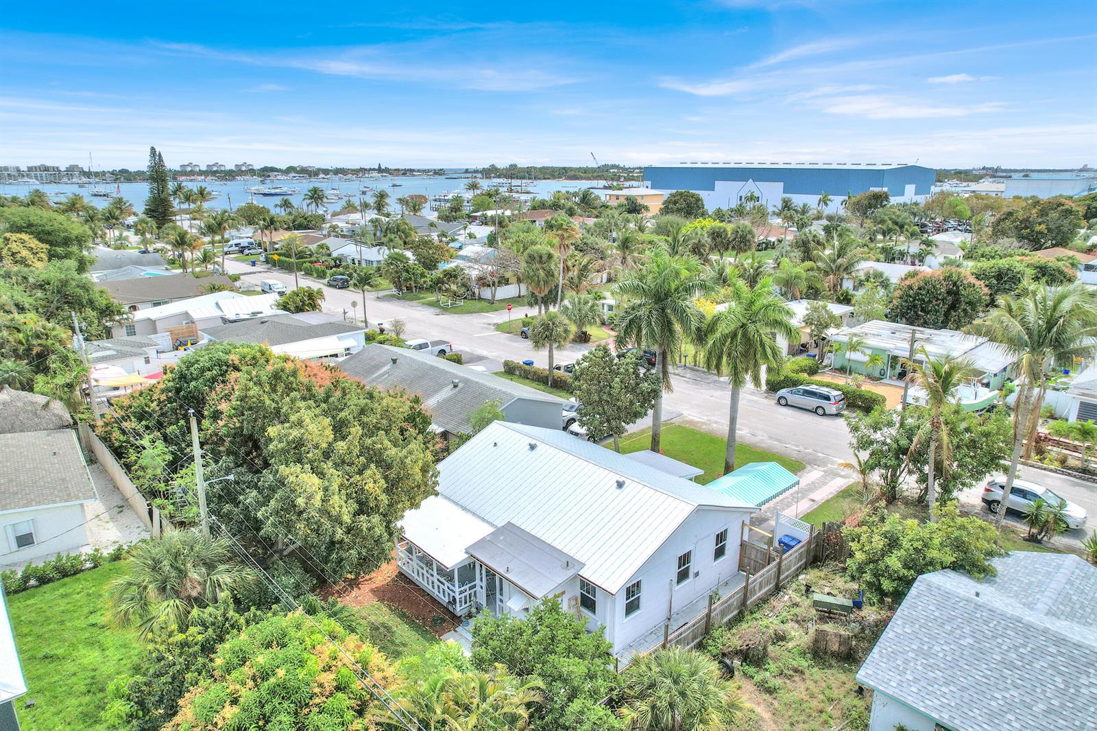 176 E 24th Street, Riviera Beach FL 33404