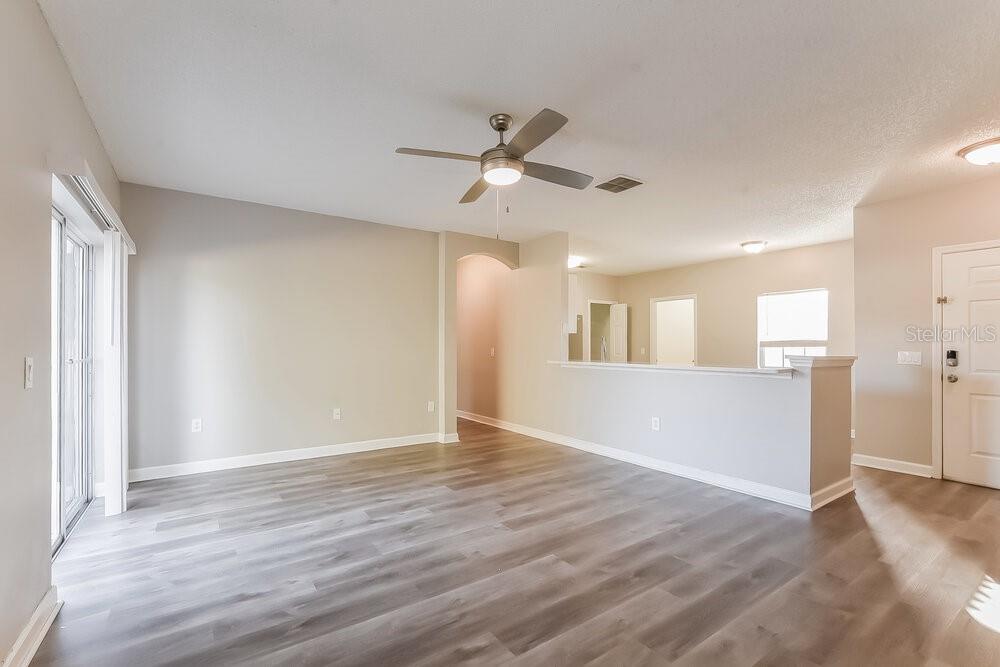 627 COTULLA DRIVE, KISSIMMEE, FL — photo 4 of 16