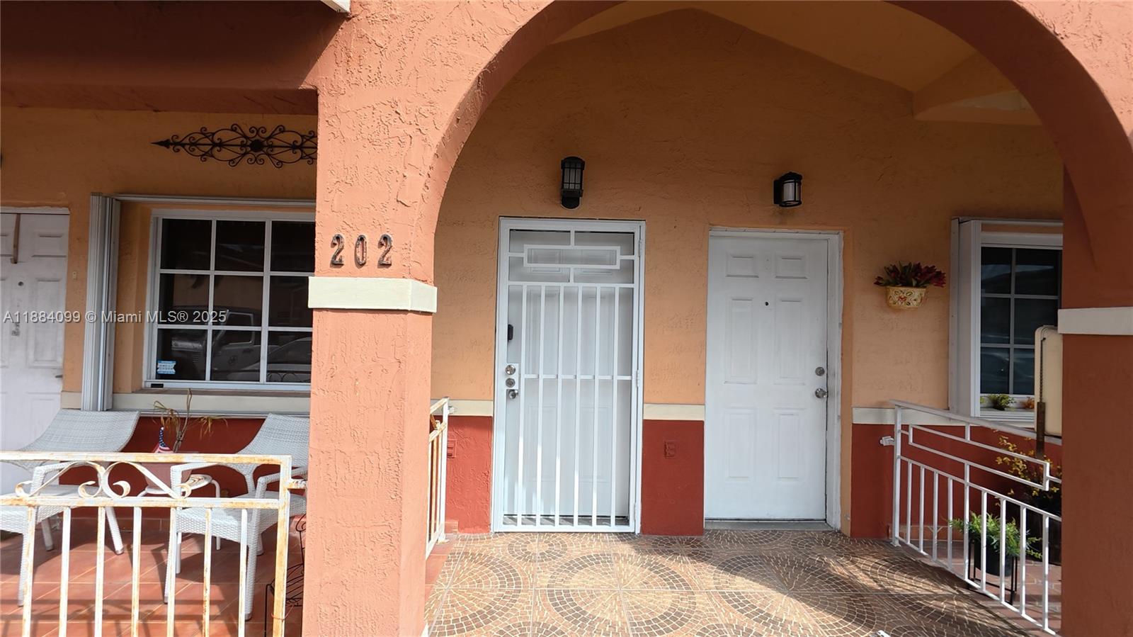 6873 W 36th Ave # 202, Hialeah FL 33018