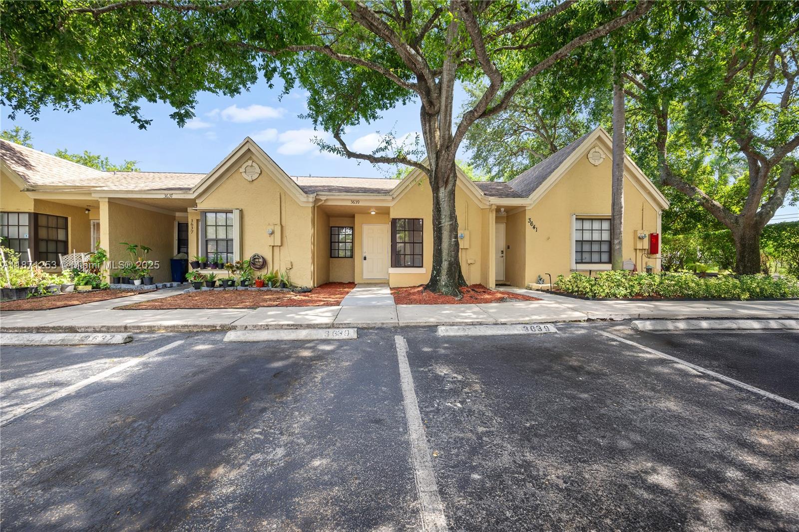 3639 NW 83rd Ln, Sunrise FL 33351