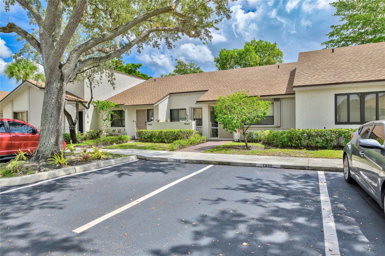 7940 NW 10th St, Plantation FL 33322