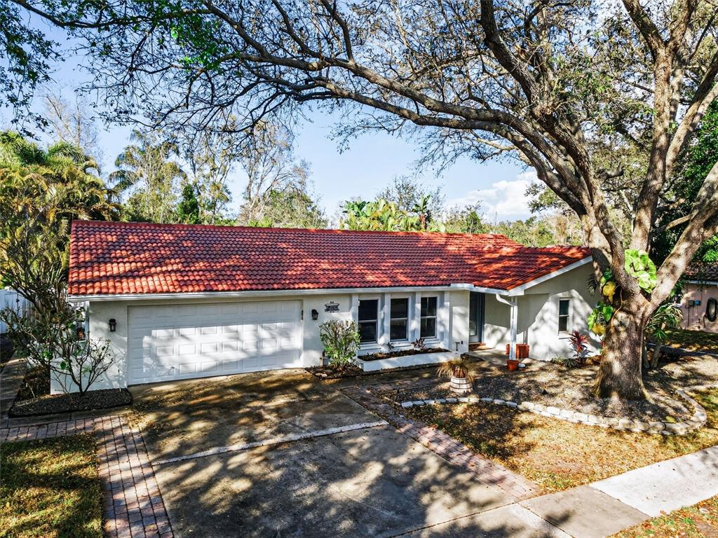 1889 MOURNING DOVE DRIVE
