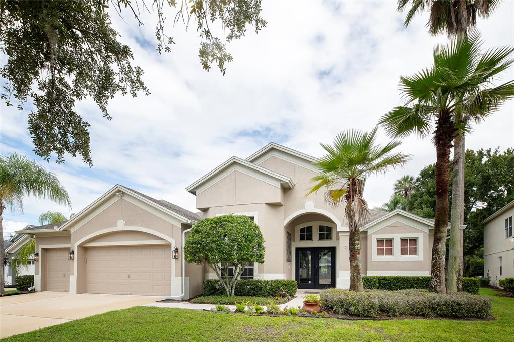 697 BROADOAK LOOP