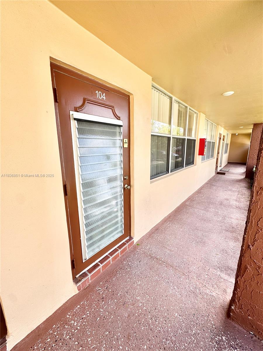 9021 Sunrise Lakes Blvd # 104, Sunrise FL 33322