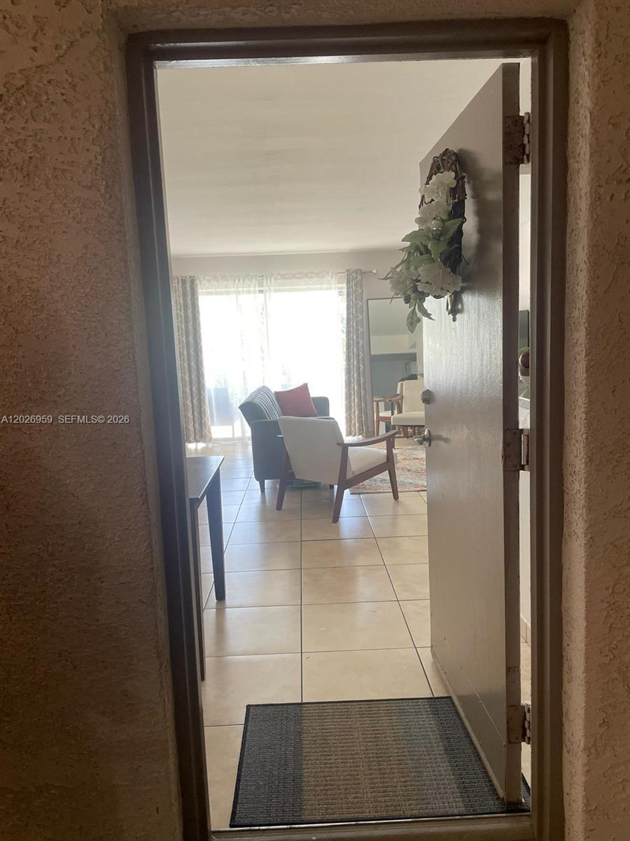 10393 N Kendall Dr # U6, Miami FL 33176