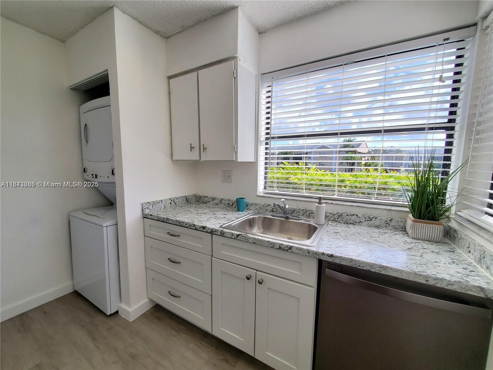 1017 Washington Cir # F, Homestead FL 33034