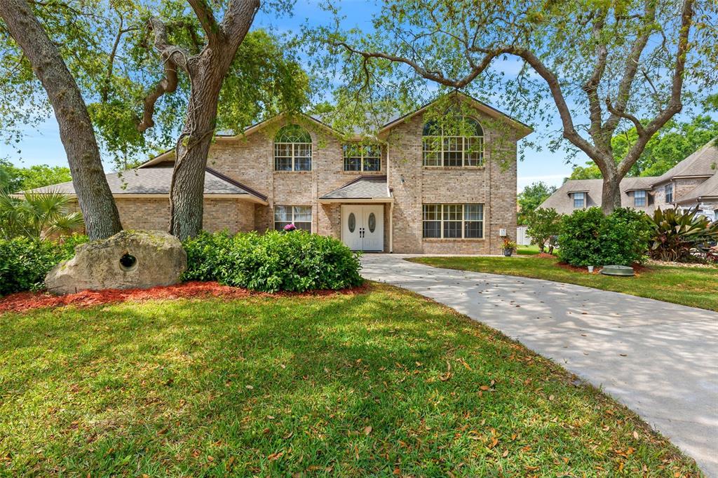 6 LEISURE WOOD WAY