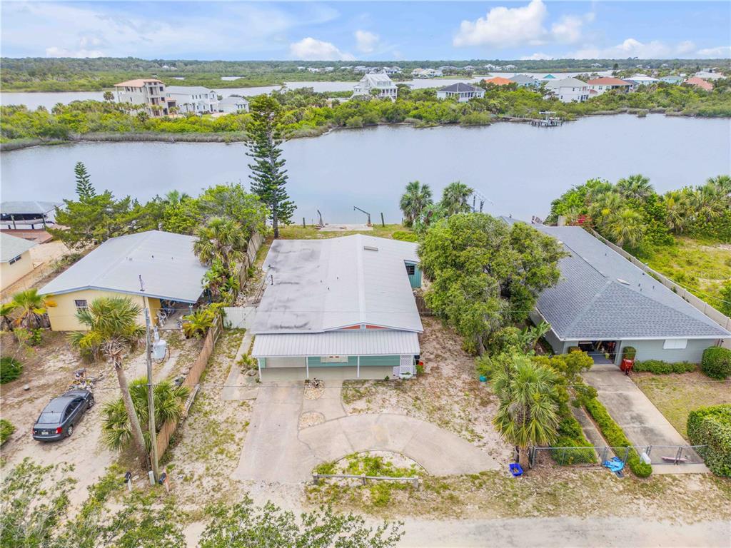 2582 LAKESHORE DRIVE