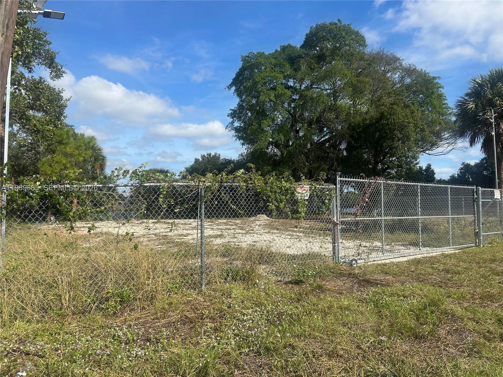 2541 SW 36th St, Dania Beach FL 33312